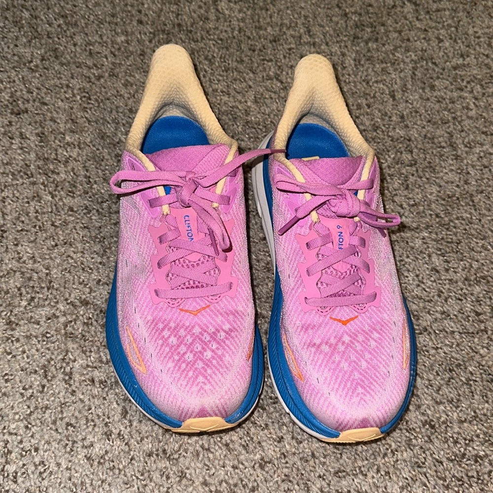 Hoka Clifton 9s